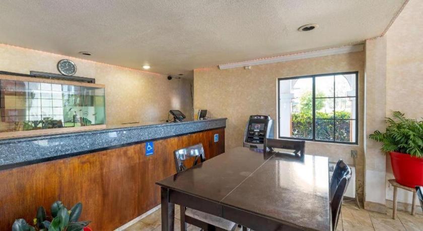 Econo Lodge Moreno Valley Kültér fotó